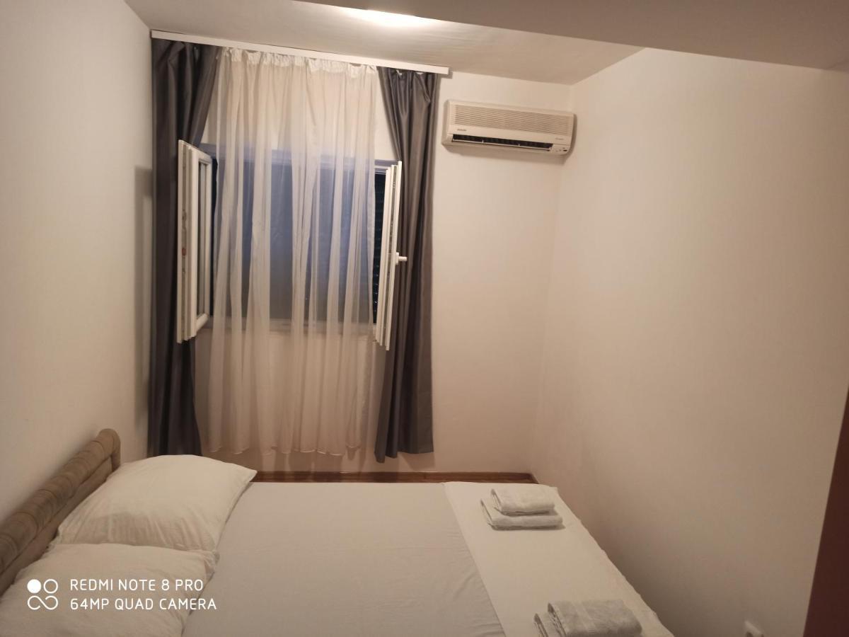 Apartments Zo Makarska Bagian luar foto